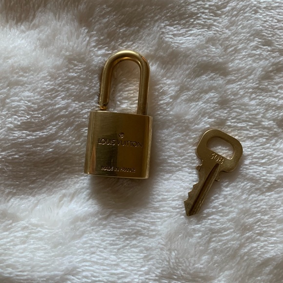 Authentic Louis Vuitton Lock and Key #308 - Picture 3 of 6
